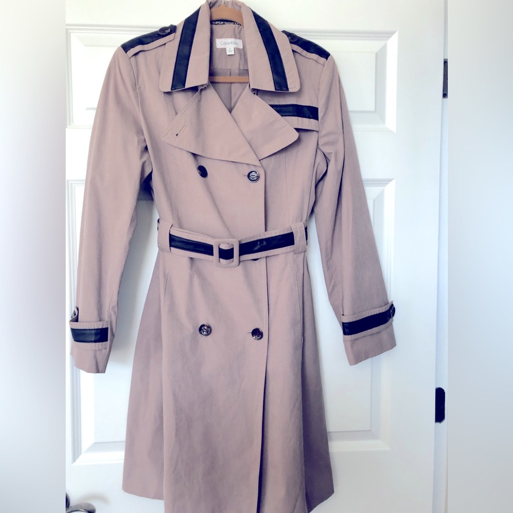 Calvin Klein double breasted tan trench coat with espresso trim detail. Size M